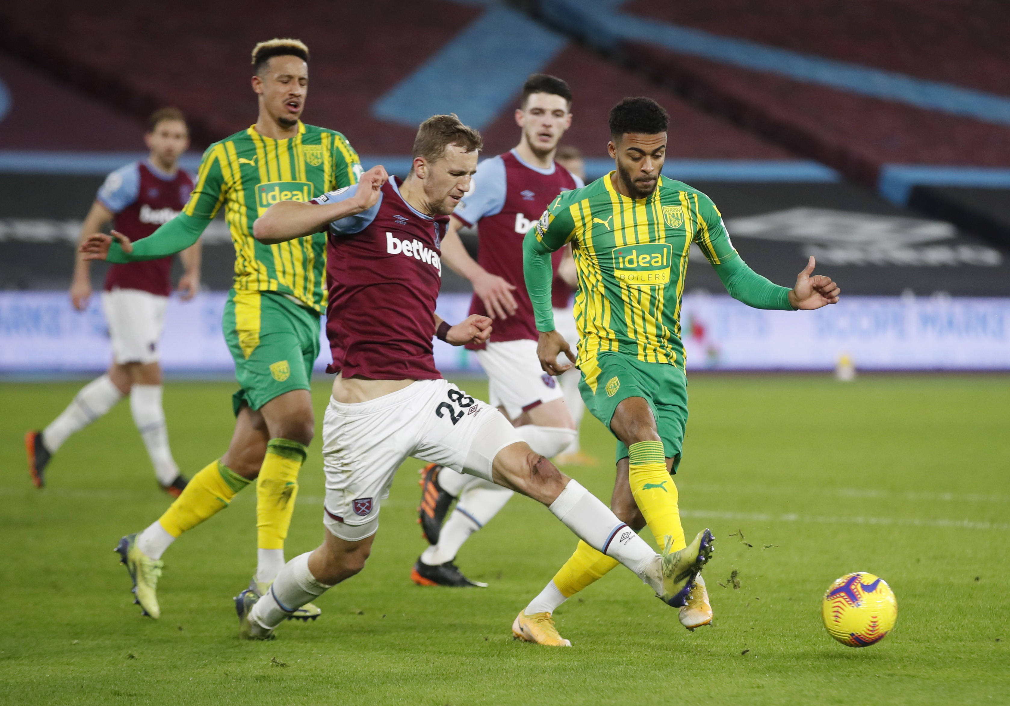 在他接球或 在他接球或